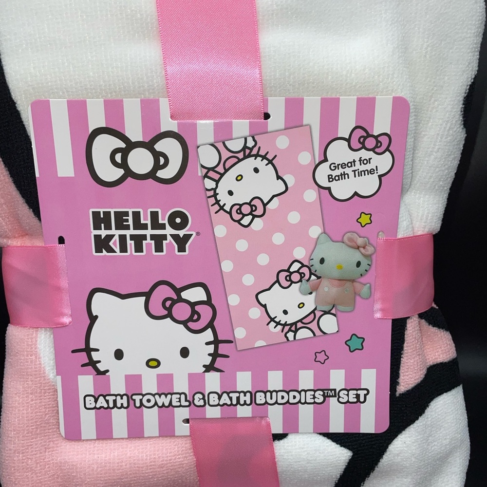 24HR DROP 🎁⬇️ Hello Kitty Towel & Plush gift set